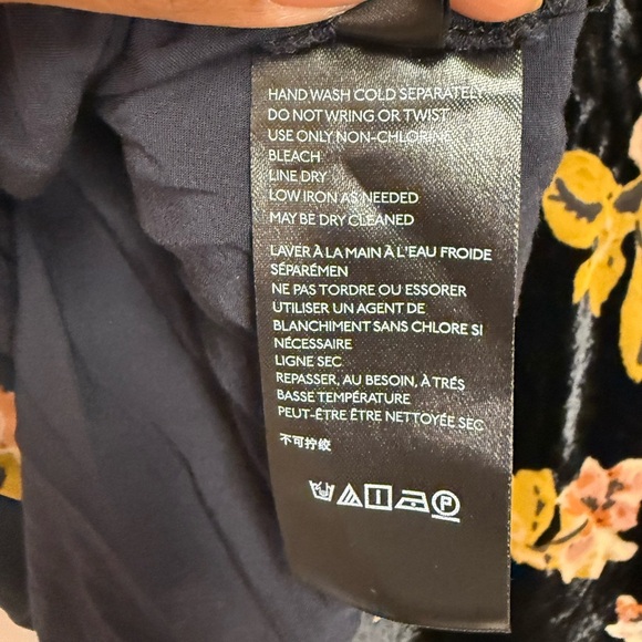 Free People Margaux Velvet Mini Skirt A-Line Black Pink Floral Size 4 - Picture 6 of 7